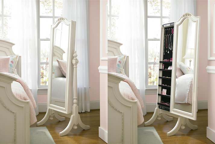 Arianna cheval mirror both open and closed