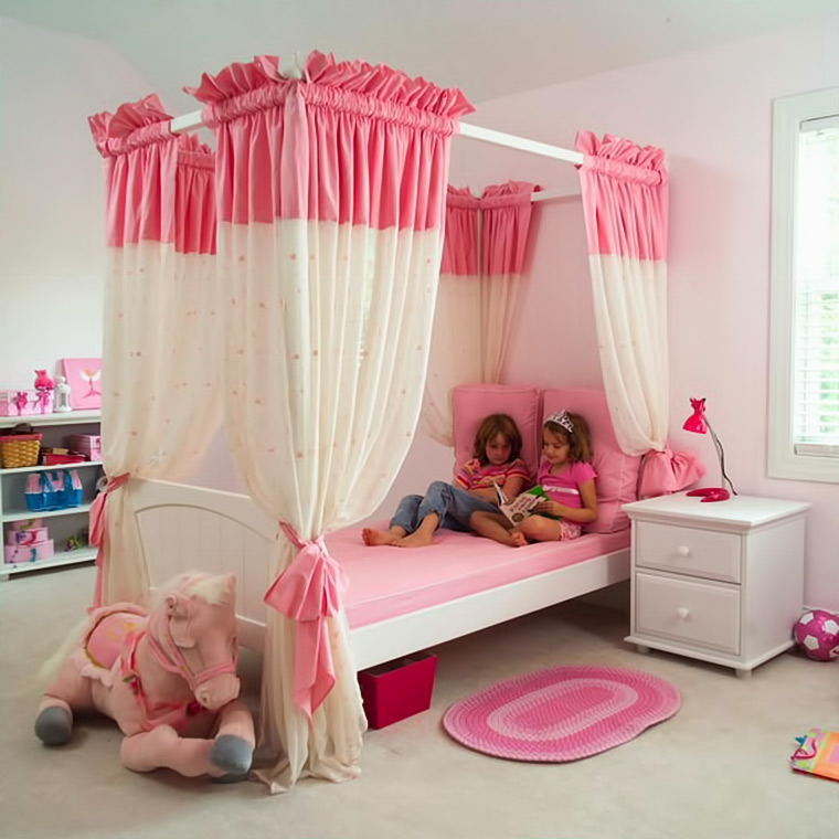 Maxtrix daybed with canopy