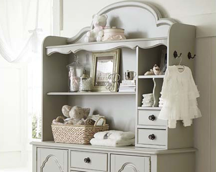 Isabella dresser hutch