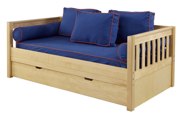 Maxtrix daybed in natural finish