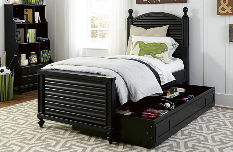 Black and White Collection reading bed twin size